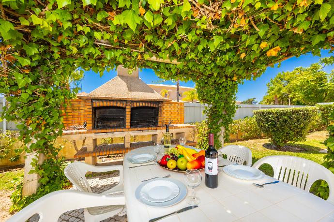 Terrace area with BBQ . - Villa Coute Real . (Photo Gallery) }}