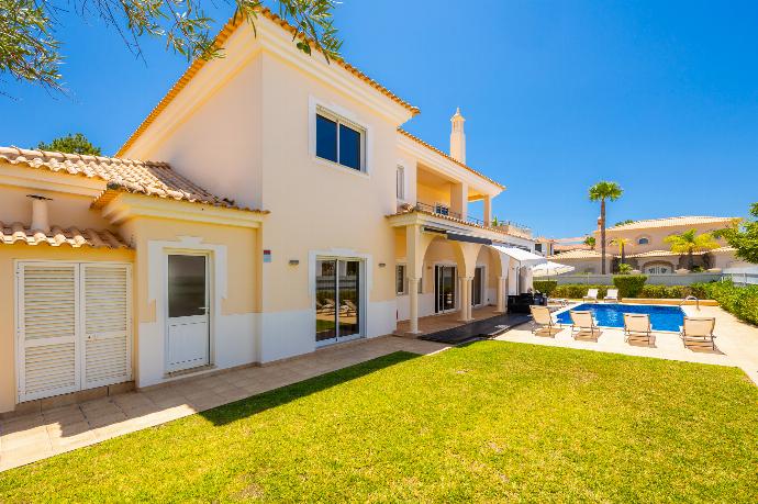 Beautiful villa with private pool and terrace . - Villa Coute Real . (Photo Gallery) }}