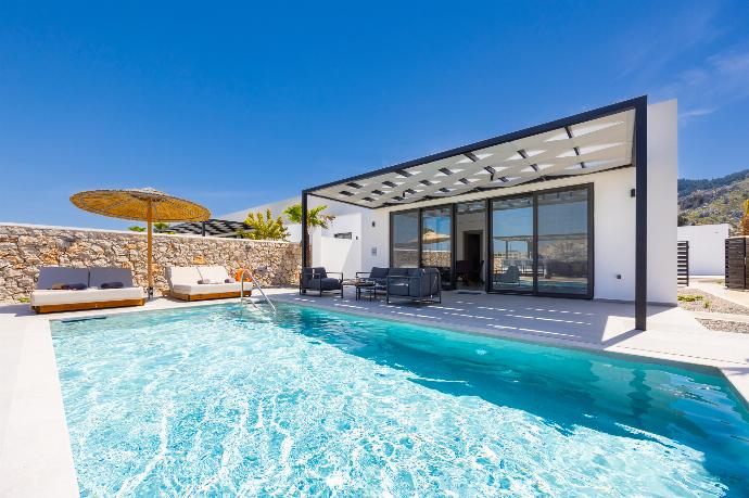 Beautiful villa with private pool and terrace . - Villa 10 Hozan . (Photo Gallery) }}