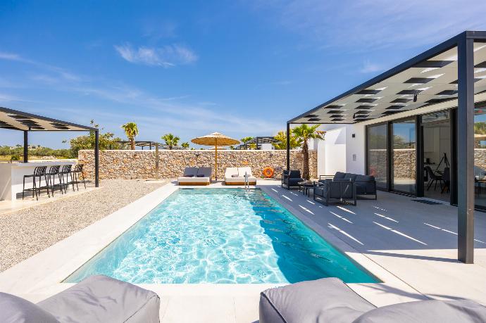 Beautiful villa with private pool and terrace . - Villa 10 Hozan . (Photo Gallery) }}