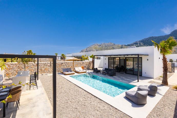 Beautiful villa with private pool and terrace . - Villa 10 Hozan . (Photo Gallery) }}
