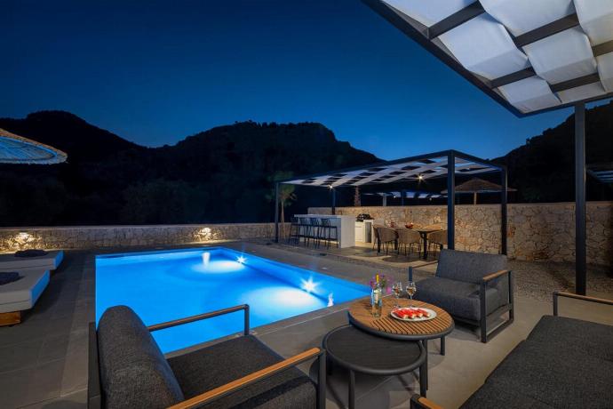  . - Villa 11 Satori . (Photo Gallery) }}