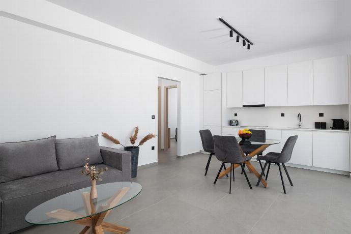  . - Villa 13 Zendo . (Photo Gallery) }}