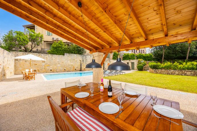 Sheltered terrace area . - Villa Nafsika . (Photo Gallery) }}
