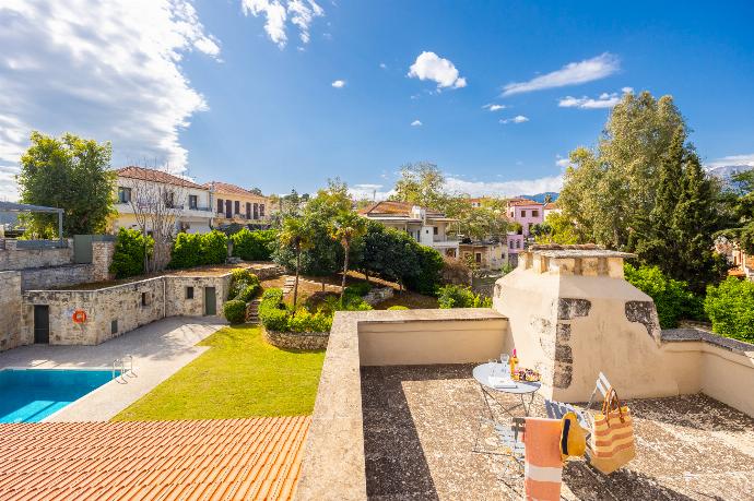 Upper terrace area . - Villa Nafsika . (Photo Gallery) }}