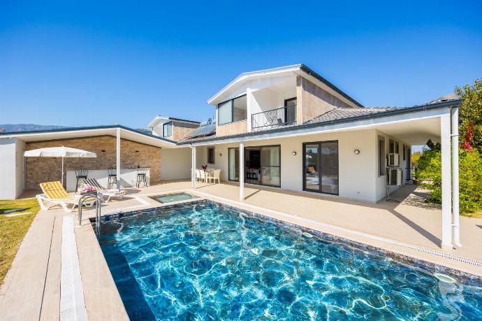 Beautiful villa with private pool, terrace, and garden . - Villa Funda . (Photo Gallery) }}