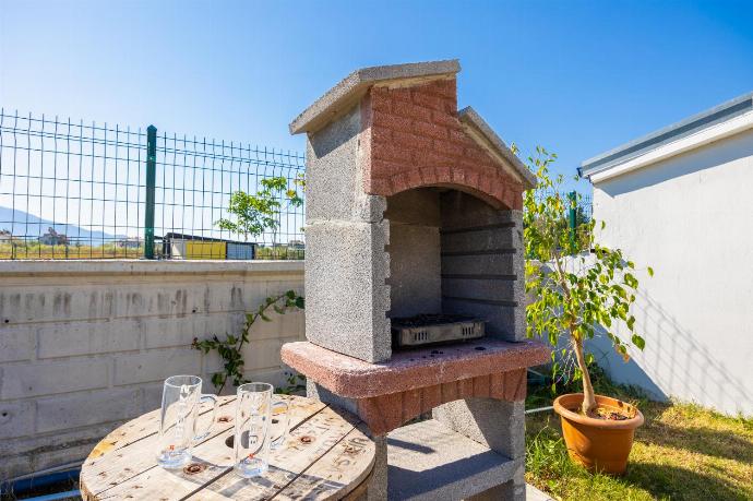 BBQ area . - Villa Funda . (Photo Gallery) }}