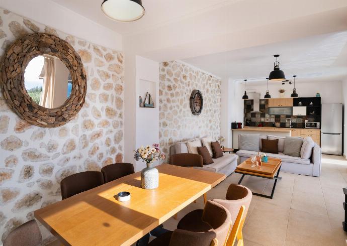  . - Villa Cohili . (Photo Gallery) }}