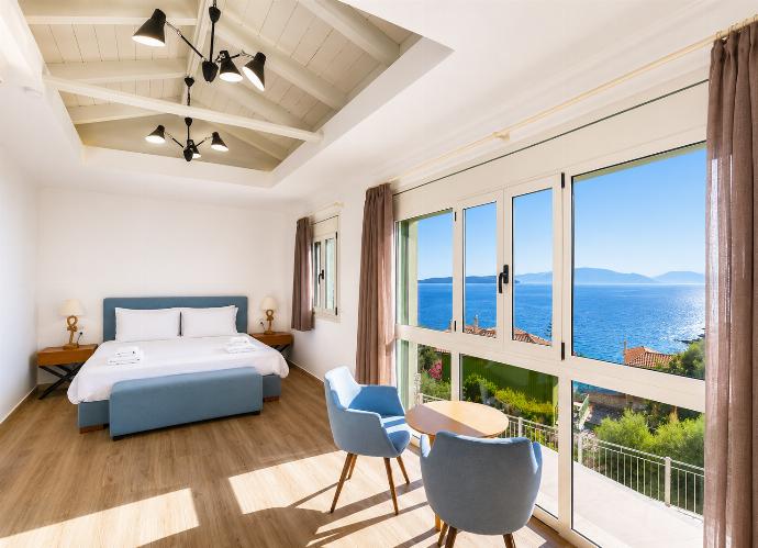 Double bedroom with A/C . - Villa Cohili . (Galleria fotografica) }}
