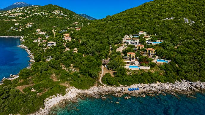 Aerial view showing location of villa . - Villa Cohili . (Galleria fotografica) }}