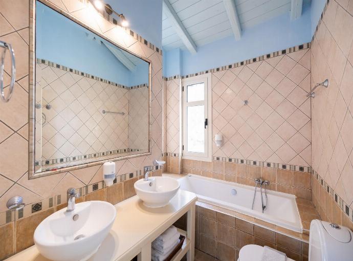  . - Villa Anemus . (Photo Gallery) }}