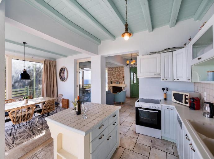  . - Villa Anemus . (Photo Gallery) }}