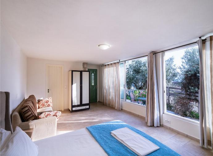  . - Villa Anemus . (Photo Gallery) }}