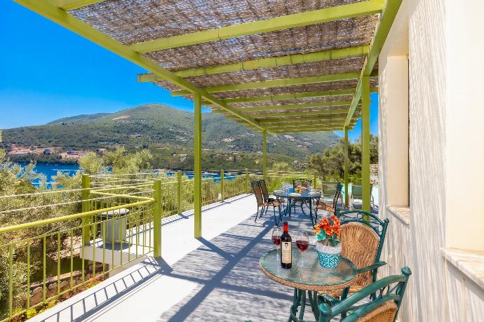 Sheltered terrace area . - Villa Anemus . (Photo Gallery) }}