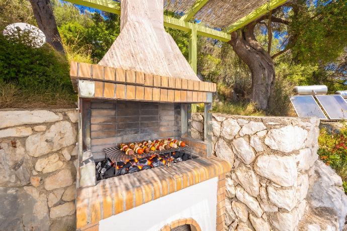 BBQ area . - Villa Anemus . (Photo Gallery) }}