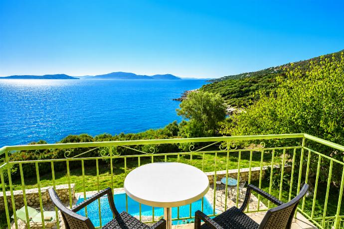 Terrace area . - Villa Pelagos Kyma . (Galería de imágenes) }}