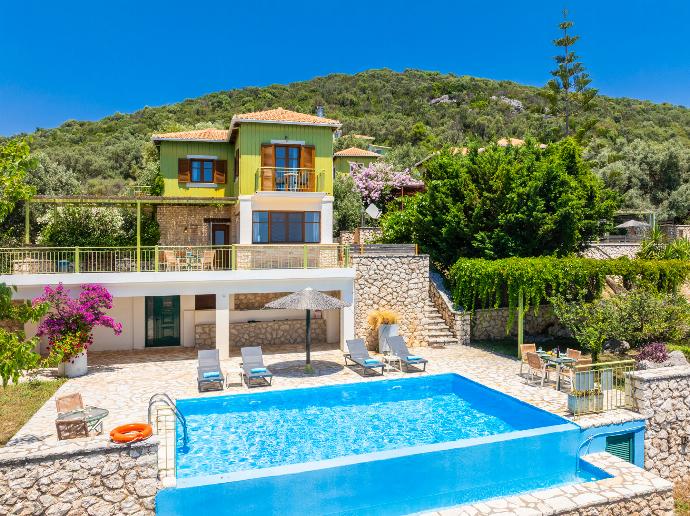 Beautiful villa with private pool and terrace with sea views . - Villa Pelagos Kyma . (Γκαλερί Φωτογραφιών) }}