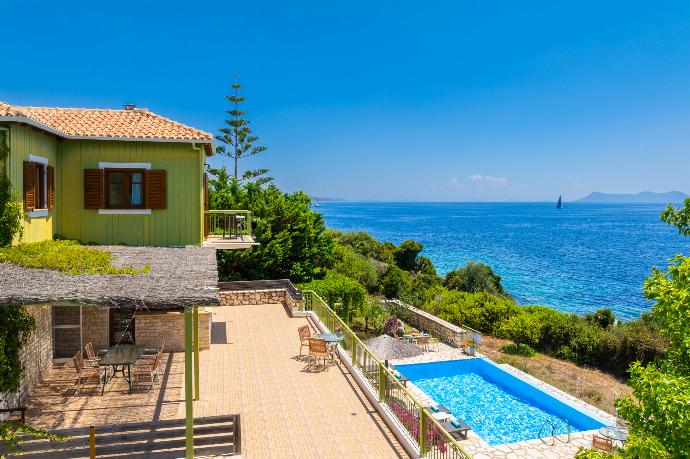 Beautiful villa with private pool and terrace with sea views . - Villa Pelagos Kyma . (Γκαλερί Φωτογραφιών) }}