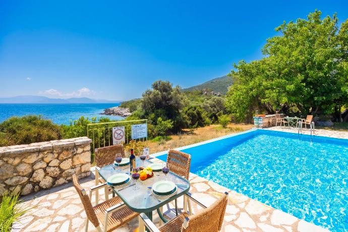 Private pool and terrace with sea views . - Villa Pelagos Kyma . (Γκαλερί Φωτογραφιών) }}