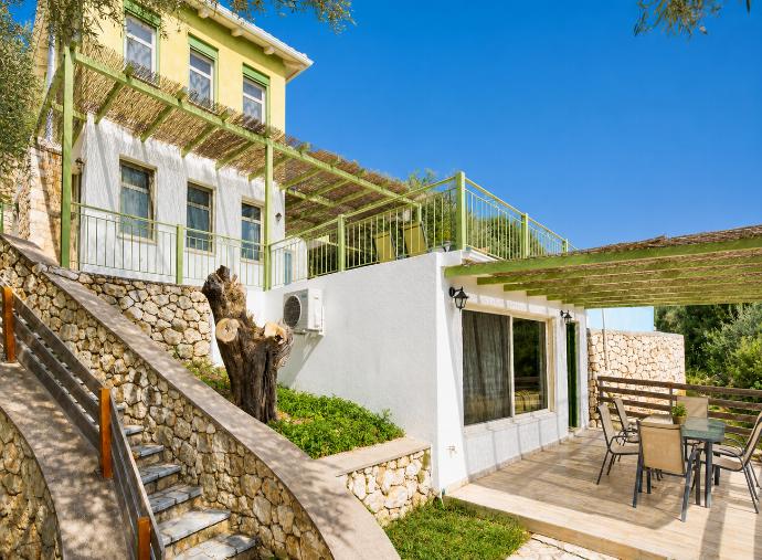  . - Villa Maistro . (Photo Gallery) }}