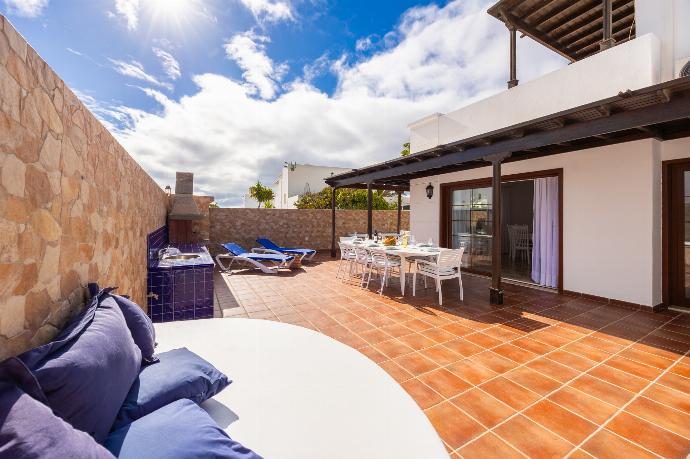 Terrace area . - Villa Eugina . (Photo Gallery) }}