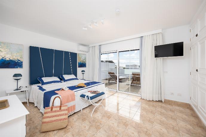 Double bedroom with A/C . - Villa Eugina . (Photo Gallery) }}