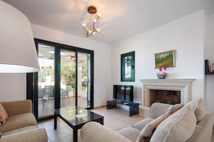  . - Villa Eleni . (Photo Gallery) }}