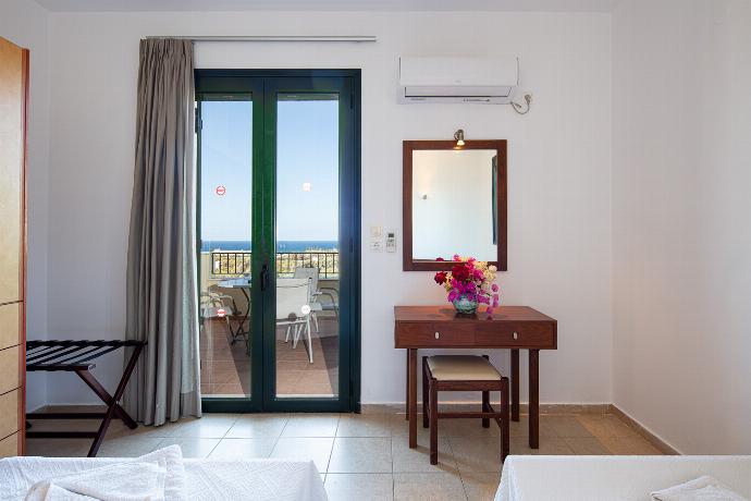  . - Villa Eleni . (Photo Gallery) }}