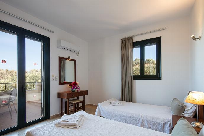  . - Villa Eleni . (Photo Gallery) }}