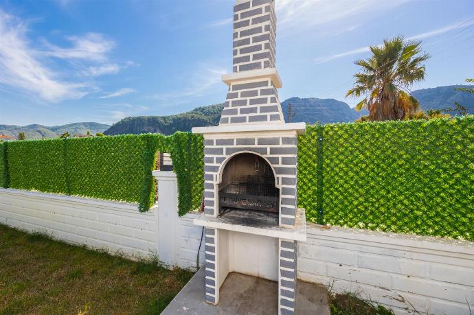 BBQ area . - Villa Grand Yasar 1 . (Photo Gallery) }}