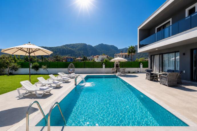 Beautiful villa with private pool, terrace, and garden . - Villa Grand Yasar 4 . (Galleria fotografica) }}