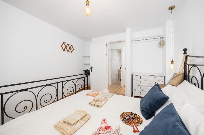 Double bedroom with A/C . - Villa El Cortijo . (Photo Gallery) }}