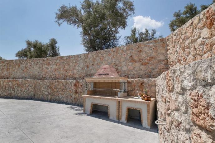BBQ area . - Villa Andria . (Photo Gallery) }}