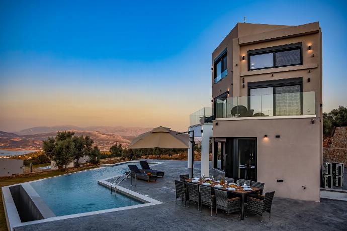  . - Villa Andria . (Photo Gallery) }}