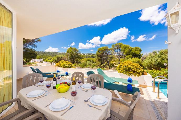 Sheltered terrace area . - Villa Elena Dorada . (Galleria fotografica) }}