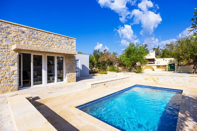  . - Villa Omega . (Photo Gallery) }}