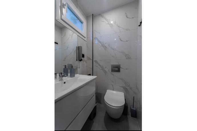  . - Villa Omega . (Photo Gallery) }}