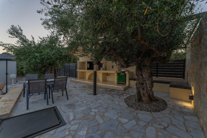  . - Villa Omega . (Photo Gallery) }}