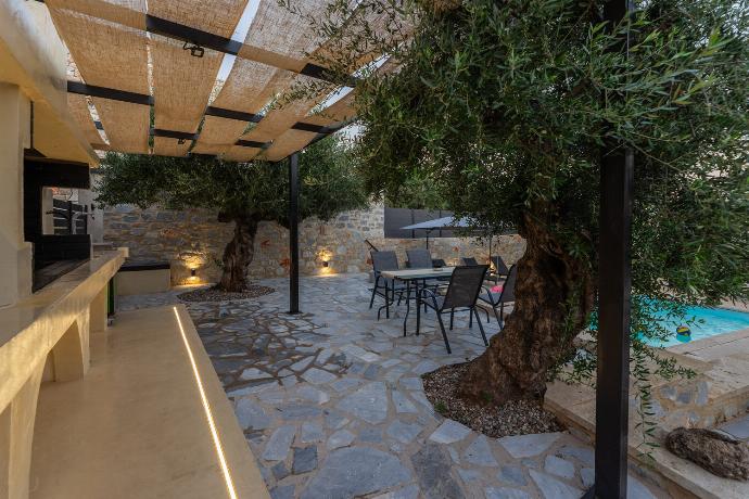  . - Villa Omega . (Photo Gallery) }}