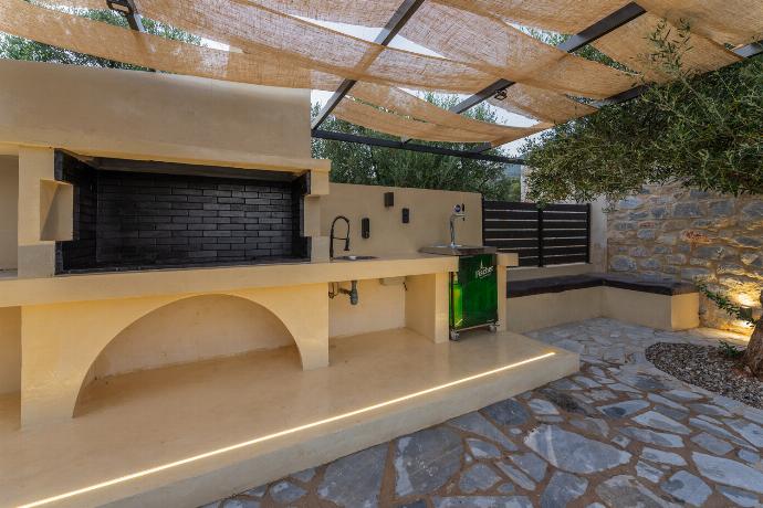  . - Villa Omega . (Photo Gallery) }}