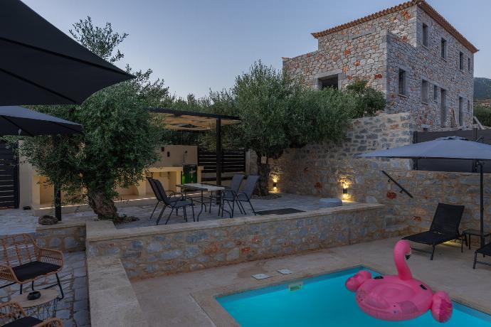  . - Villa Omega . (Photo Gallery) }}