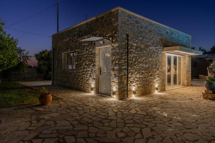  . - Villa Omega . (Photo Gallery) }}