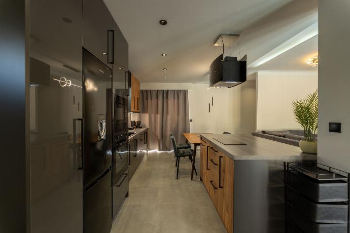  . - Villa Omega . (Photo Gallery) }}