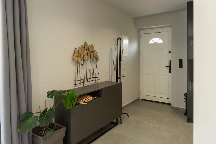  . - Villa Omega . (Photo Gallery) }}