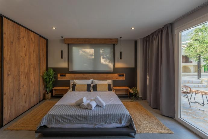  . - Villa Omega . (Photo Gallery) }}