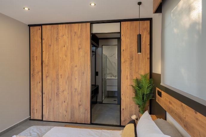  . - Villa Omega . (Photo Gallery) }}