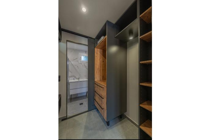  . - Villa Omega . (Photo Gallery) }}