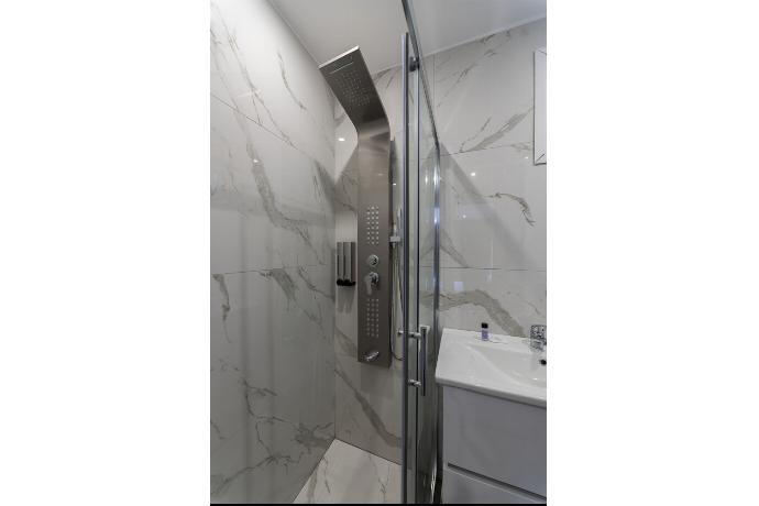  . - Villa Omega . (Photo Gallery) }}