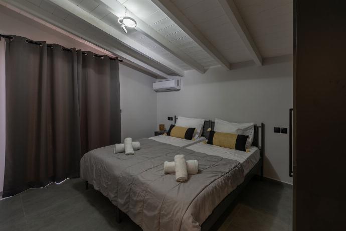  . - Villa Omega . (Photo Gallery) }}