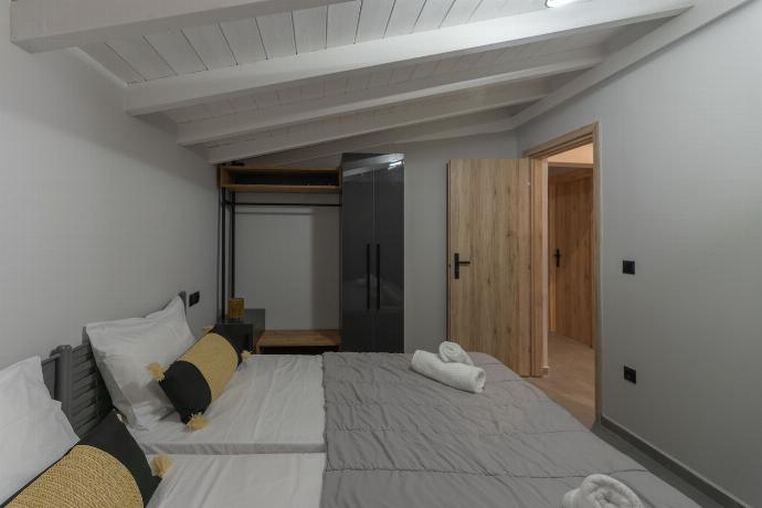  . - Villa Omega . (Photo Gallery) }}